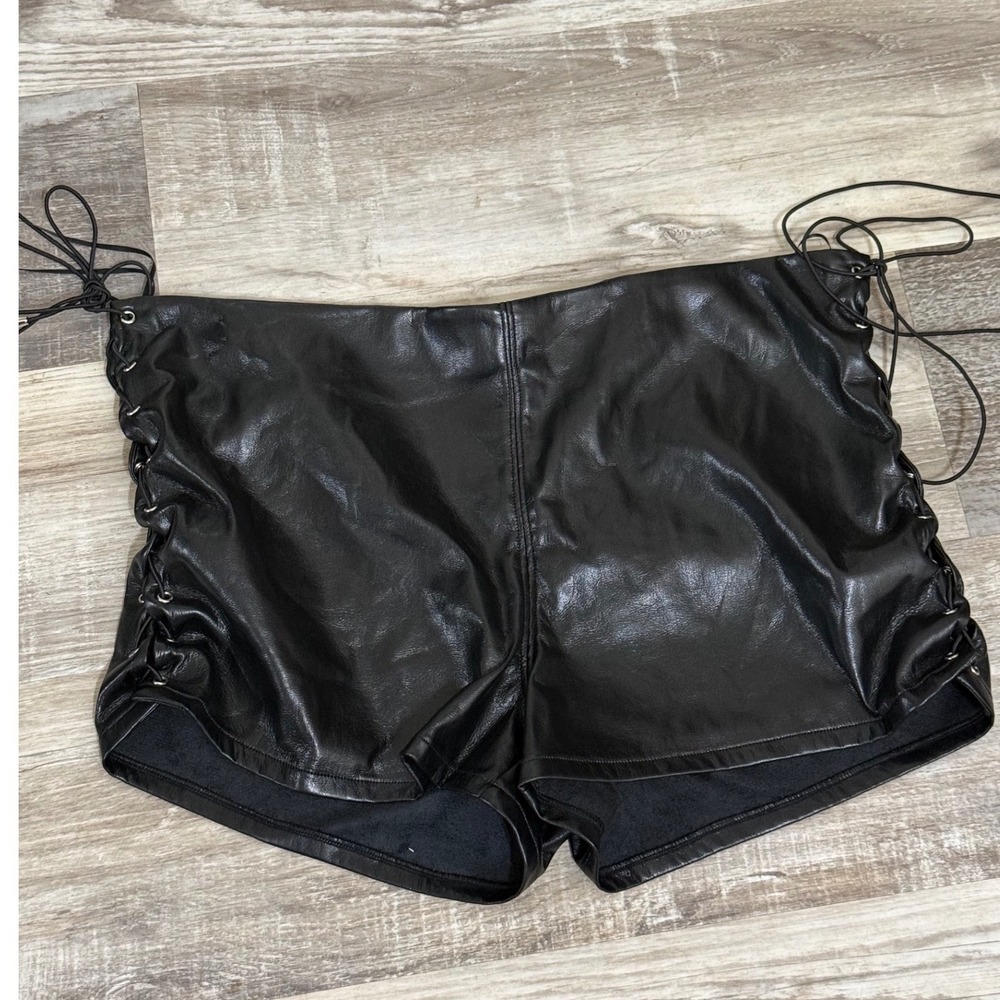 Akira Black Faux Leather Side Lace Up Shorts High Waisted JDN5041101 Womens 1X